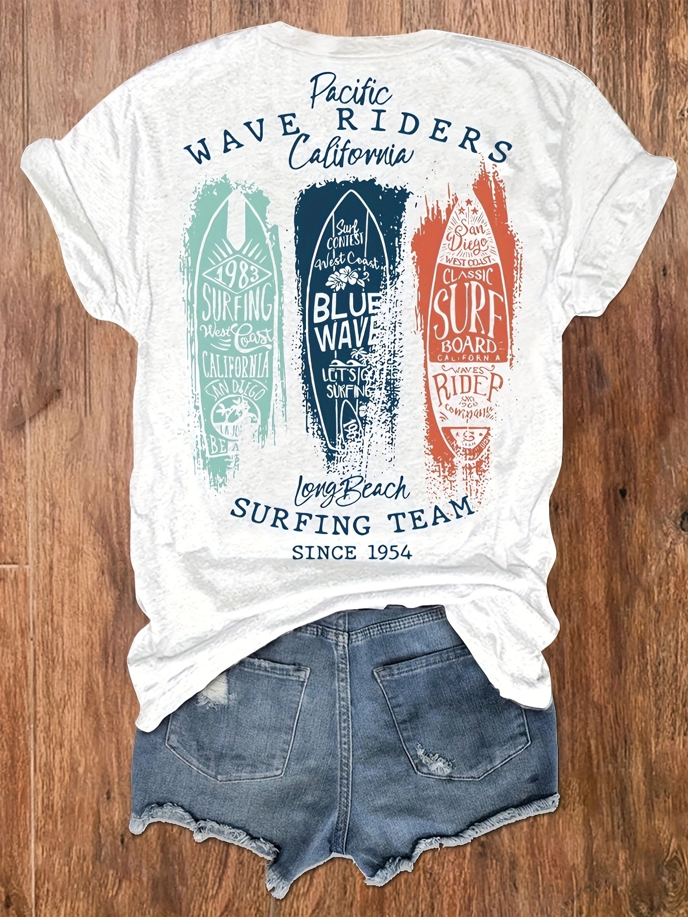 [Vintage Surf Tee] Soft Vintage Women's Surf Graphic Print T-Shirt | Crew Neck Short Sleeve Top with Beach Surfing Team Design, Machine Washable Casual Summer & Spring Tee, Beach Gear, Vacation Clothing, Laidback Style, Comfortable Tee, Surfthemed Shirt,