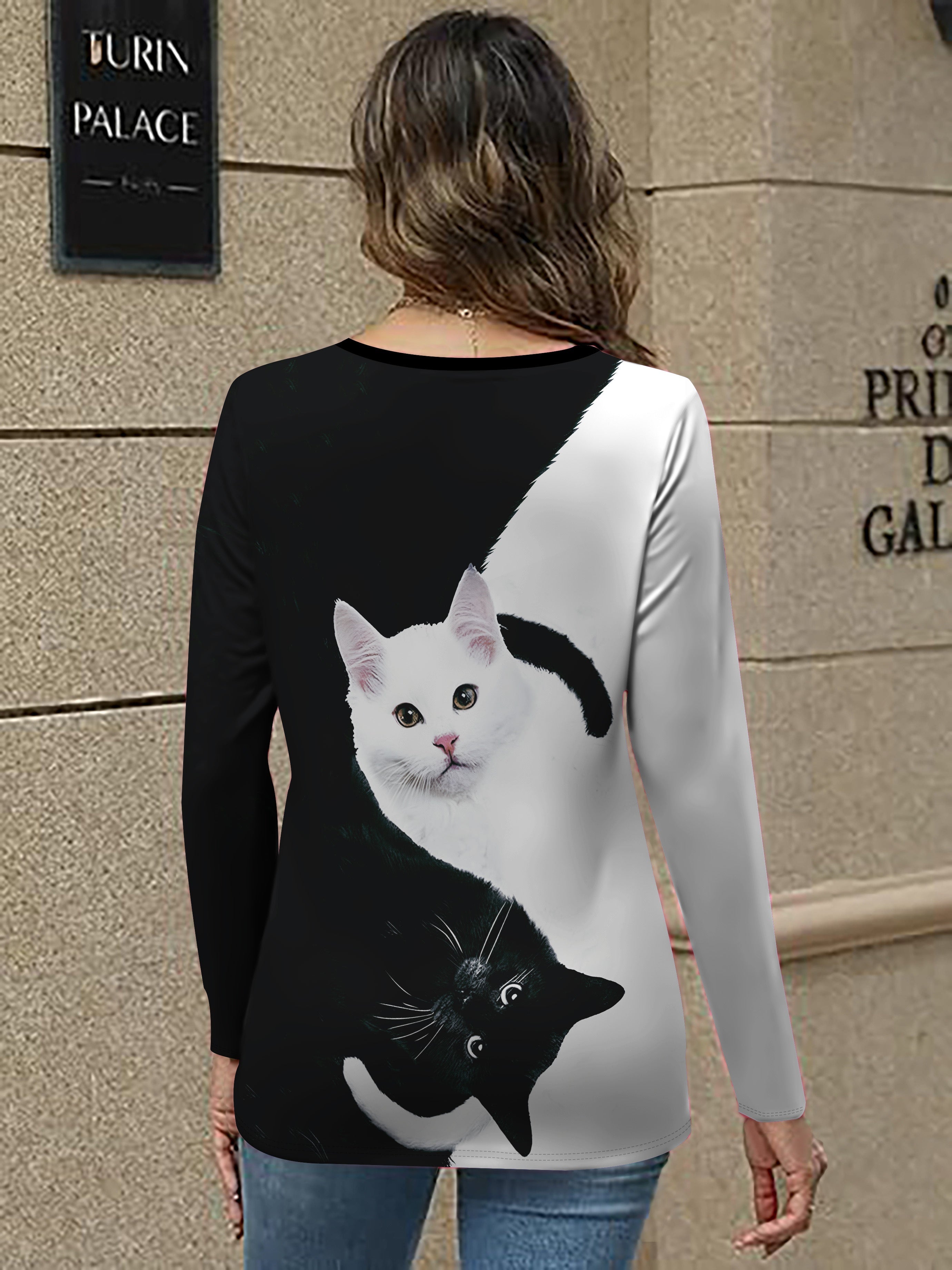 [Elegant Cat Print Top] Stylish V-Neck Elegant Women's Black And White Cat Print Top, Long-Sleeve T-Shirt
