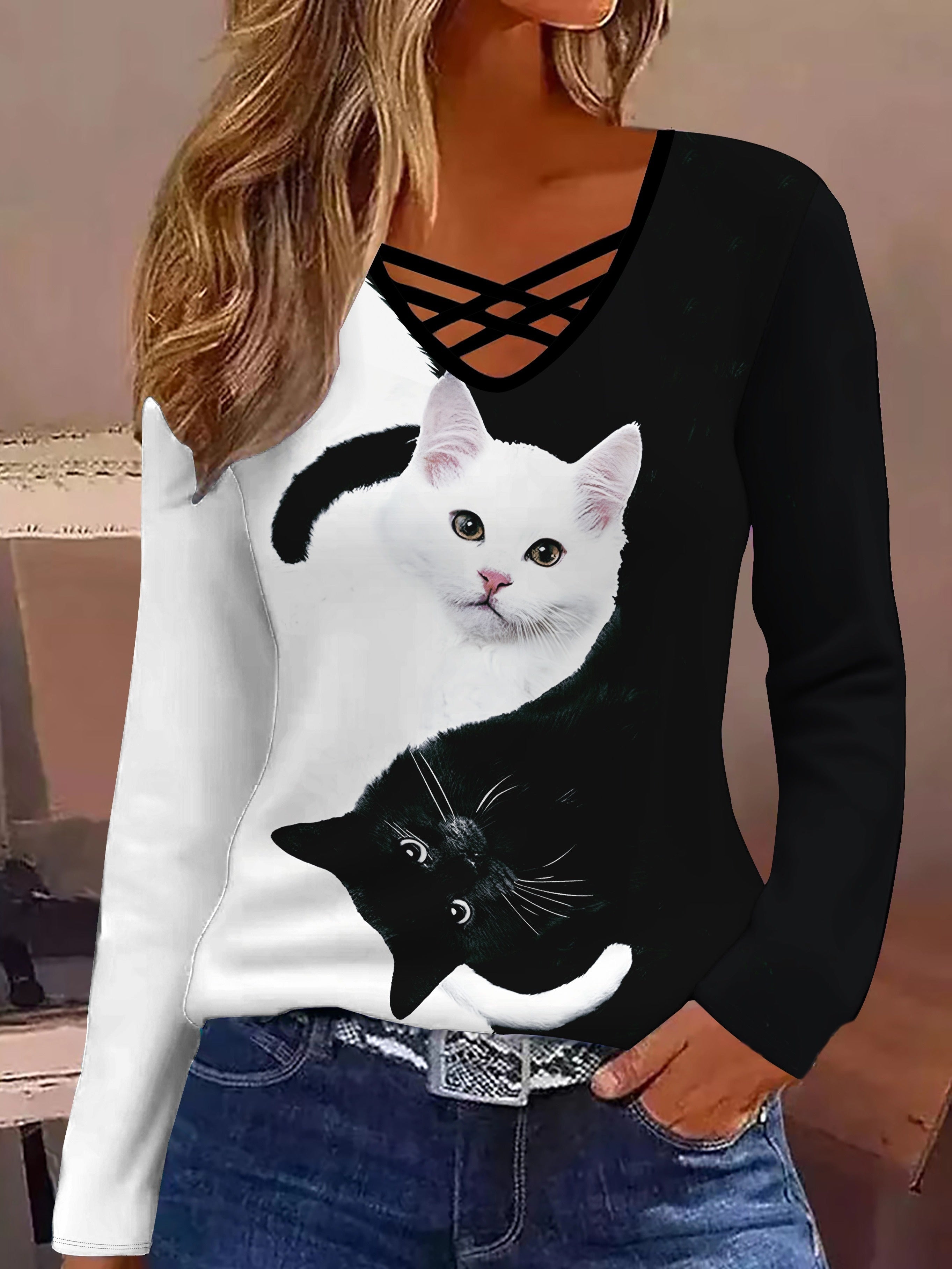 [Elegant Cat Print Top] Stylish V-Neck Elegant Women's Black And White Cat Print Top, Long-Sleeve T-Shirt