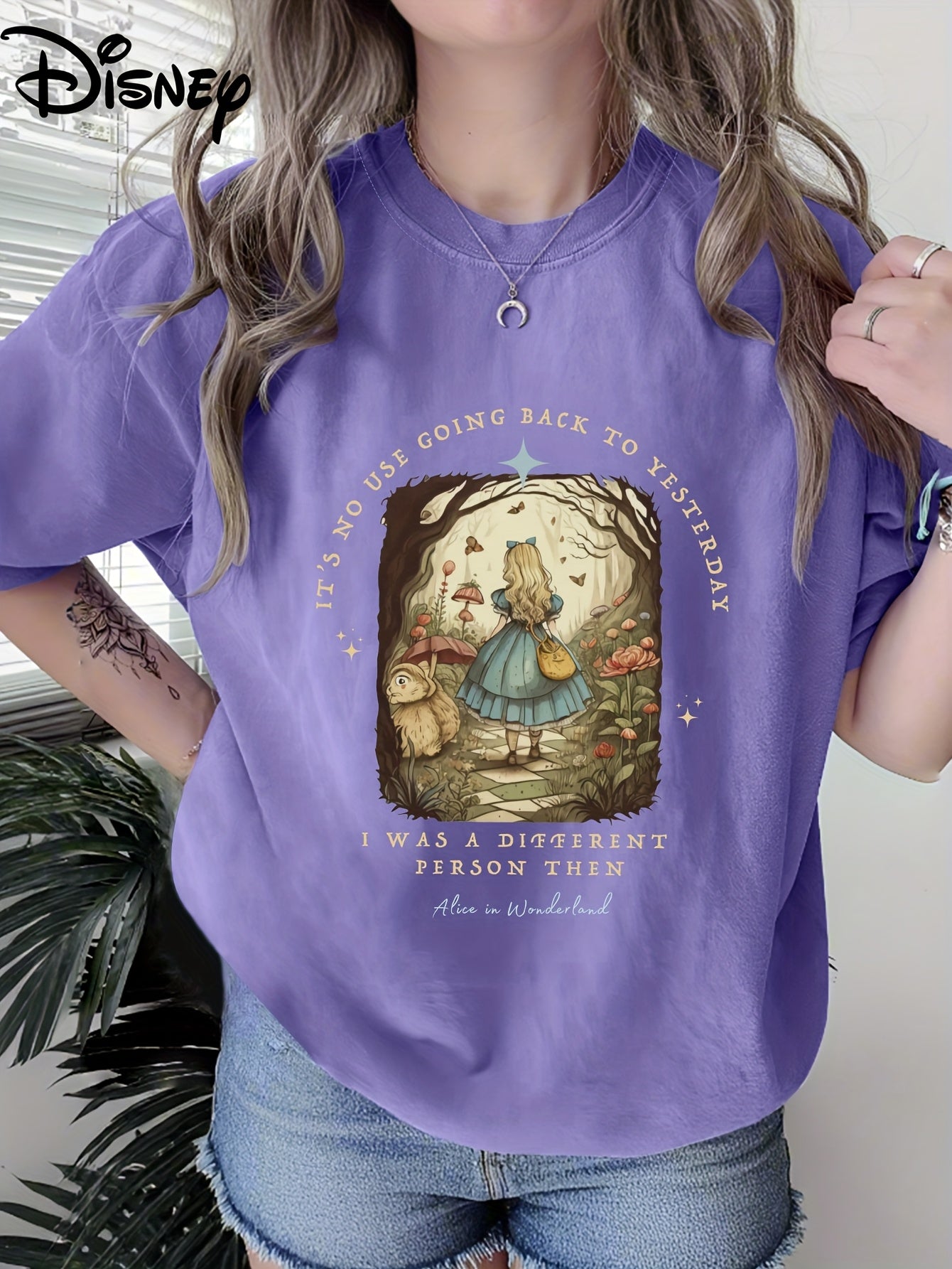 [Vintage Alice Tee] Vintage Lightweight Alice in Wonderland Graphic Tee | Casual Short-Sleeve Shirt with Storybook Design, Everyday Comfort, Machine Washable Polyester, Spring/Summer/Fall Wear